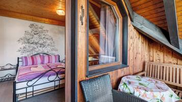 2 bedrooms, bed sheets