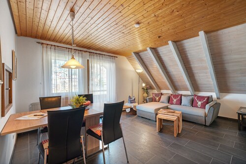 Ferienwohnung 'Karin' mit Seeblick und Balkon