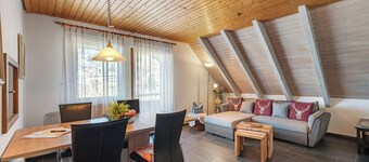 Apartment 'Karin' with Lake View and Balcony