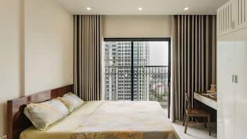 Superior Studio, 1 Queen Bed, Kitchen, City View