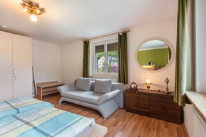 2 bedrooms, free WiFi, bed sheets