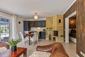 Interior - Holiday Apartment 'Am Wasser' with Lake View, Shared Terrace and Wi-Fi (Groß Lindow)