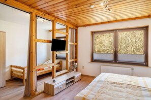 3 habitaciones, tabla de planchar con plancha y wifi gratis 