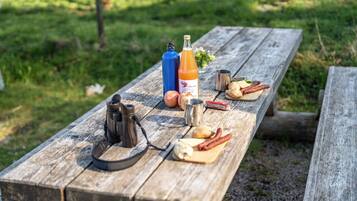 Comida y bebida