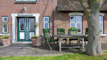 屋外ダイニングエリア