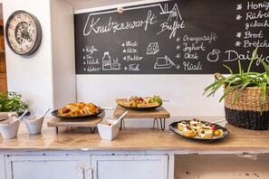 Dining - Studio 'Möwe' with Shared Terrace and Shared Garden (Westerhever)