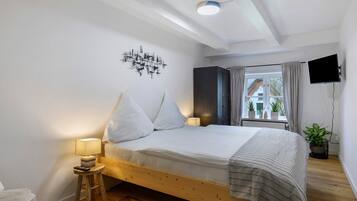 1 bedroom, bed sheets