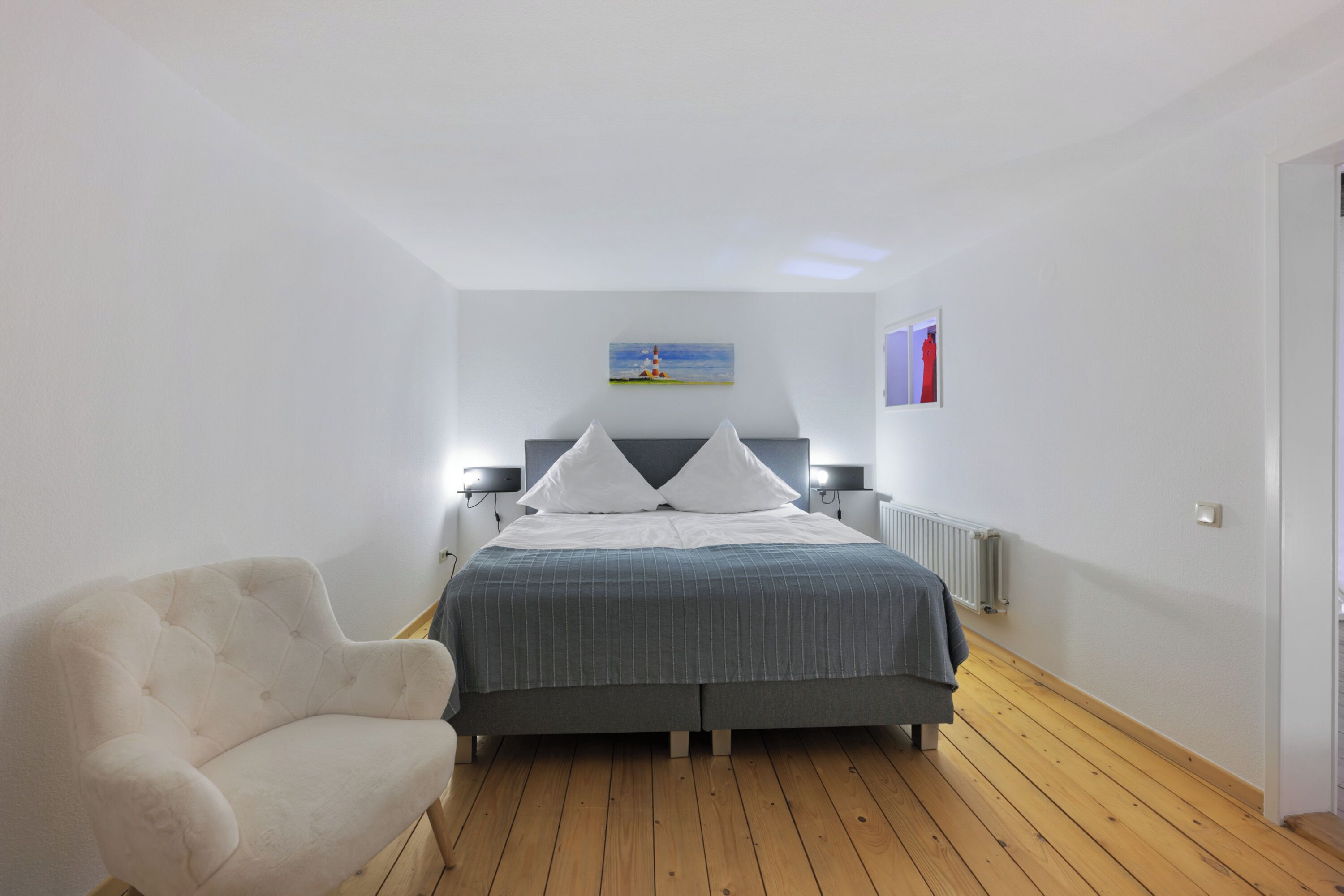 2 bedrooms, bed sheets