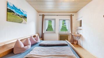 2 chambres, fer et planche Ă repasser, Wi-Fi gratuit, draps fournis