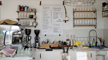 Kühlschrank, Ofen, Herdplatte, Geschirrspüler