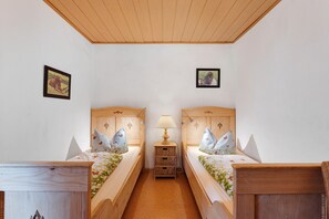 2 chambres, fer et planche à repasser, Wi-Fi gratuit, draps fournis