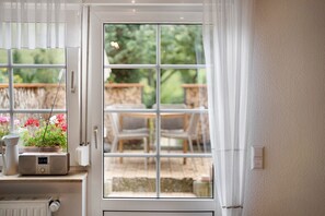 Interior - Holiday Apartment 'Vergissmeinnicht' with Mountain View, Shared Garden and Wi-Fi (Kirchzarten)