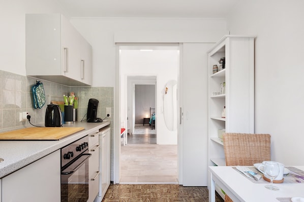 Refrigerador, horno, parrilla de estufa y lavavajillas 