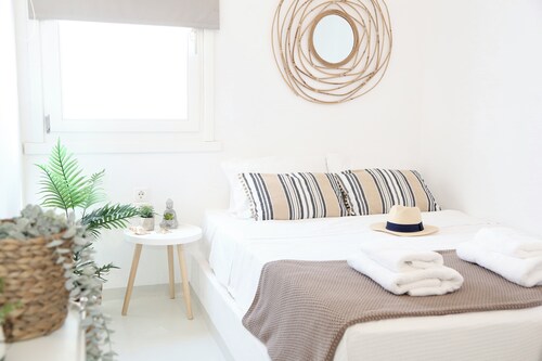 By Whitelist Mykonos