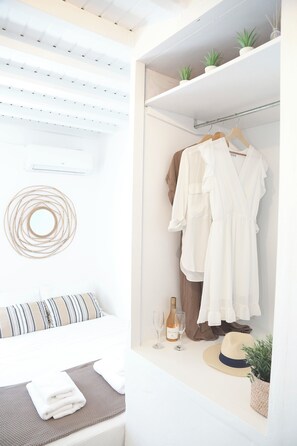 1 habitación, tabla de planchar con plancha, wifi gratis y ropa de cama 