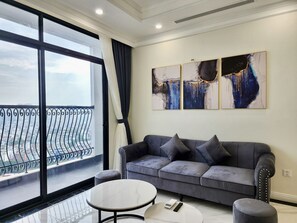 Appartement Premium, 3 chambres, balcon, vue ville | Coin séjour