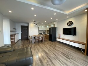 Premium Apartment, 1 Bedroom, Balcony, City View | Private kitchen