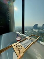 Apartamento superior, 3 habitaciones, cocina, vistas a la ciudad | Vistas a la ciudad