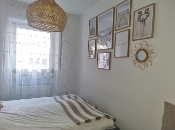 2 habitaciones, tabla de planchar con plancha, wifi y ropa de cama 