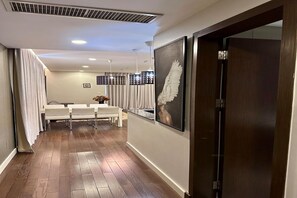Deluxe Apartment, 2 Bedrooms, Balcony, City View | In-room dining
