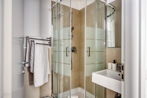 Apartamento, 3 quartos, 2 banheiros | Banheiro | Produtos de toalete grátis, bidê