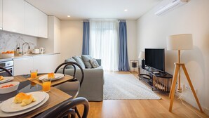 Ảnh chưa phân loại, 5 trong số 57 ảnh, nút