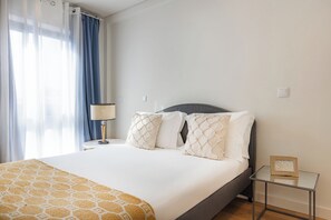 1 habitación, tabla de planchar con plancha y wifi gratis 