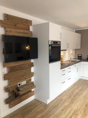 Refrigerador, horno, parrilla de estufa y lavavajillas 