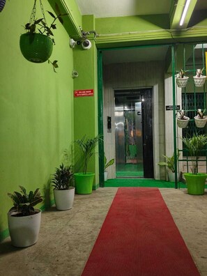 Exterior - Hotel Pariwar Mahal (Guwahati)