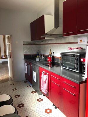 Private kitchen - Le Rameau 4 room ground floor apartment Sainte Ménéhould town center Marne (Sainte Ménéhould)