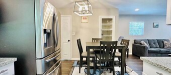 15 Minutes away from downtown. Entire guest house.