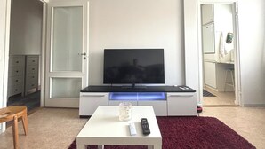 Apartment, 1 Bedroom, Accessible, Sauna | Living room