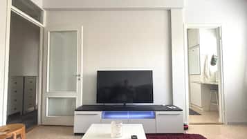 Apartment, 1 Bedroom, Accessible, Sauna | Living room