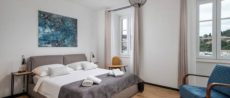 Quarto casal luxo, vista para o mar | Cofres nos quartos, Wi-Fi de cortesia