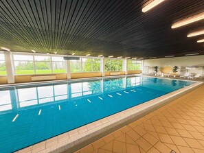Pool - New: Wolfswarte, 11th floor panorama, balcony, pool, sauna (Braunlage)