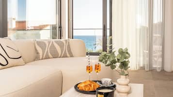 Deluxe Apartment, 4 Bedrooms, Balcony | 4 bedrooms, in-room safe, individually decorated, individually furnished