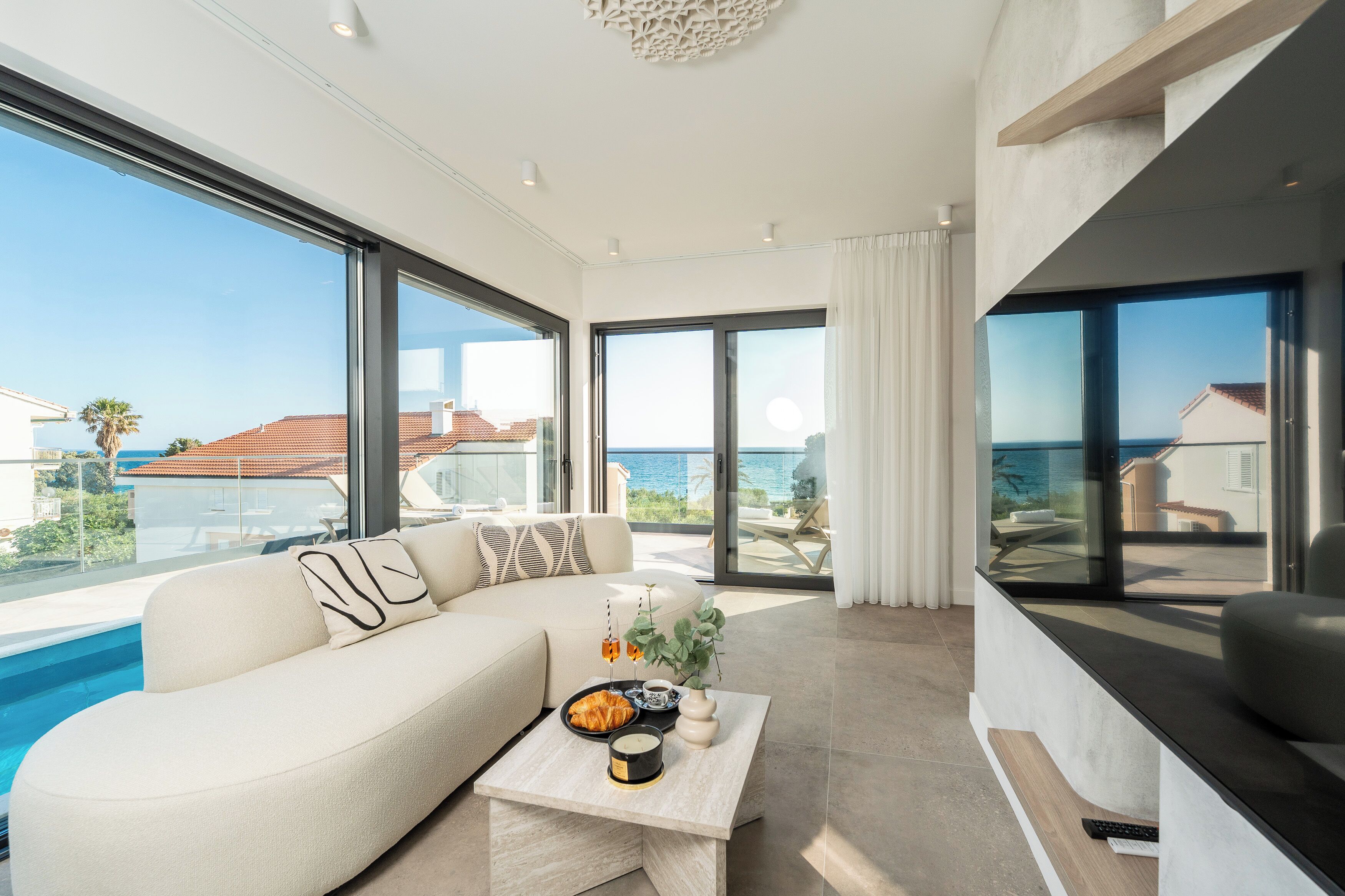 Deluxe Apartment, 4 Bedrooms, Private Pool, Sea View | In-room safe, individually decorated, individually furnished