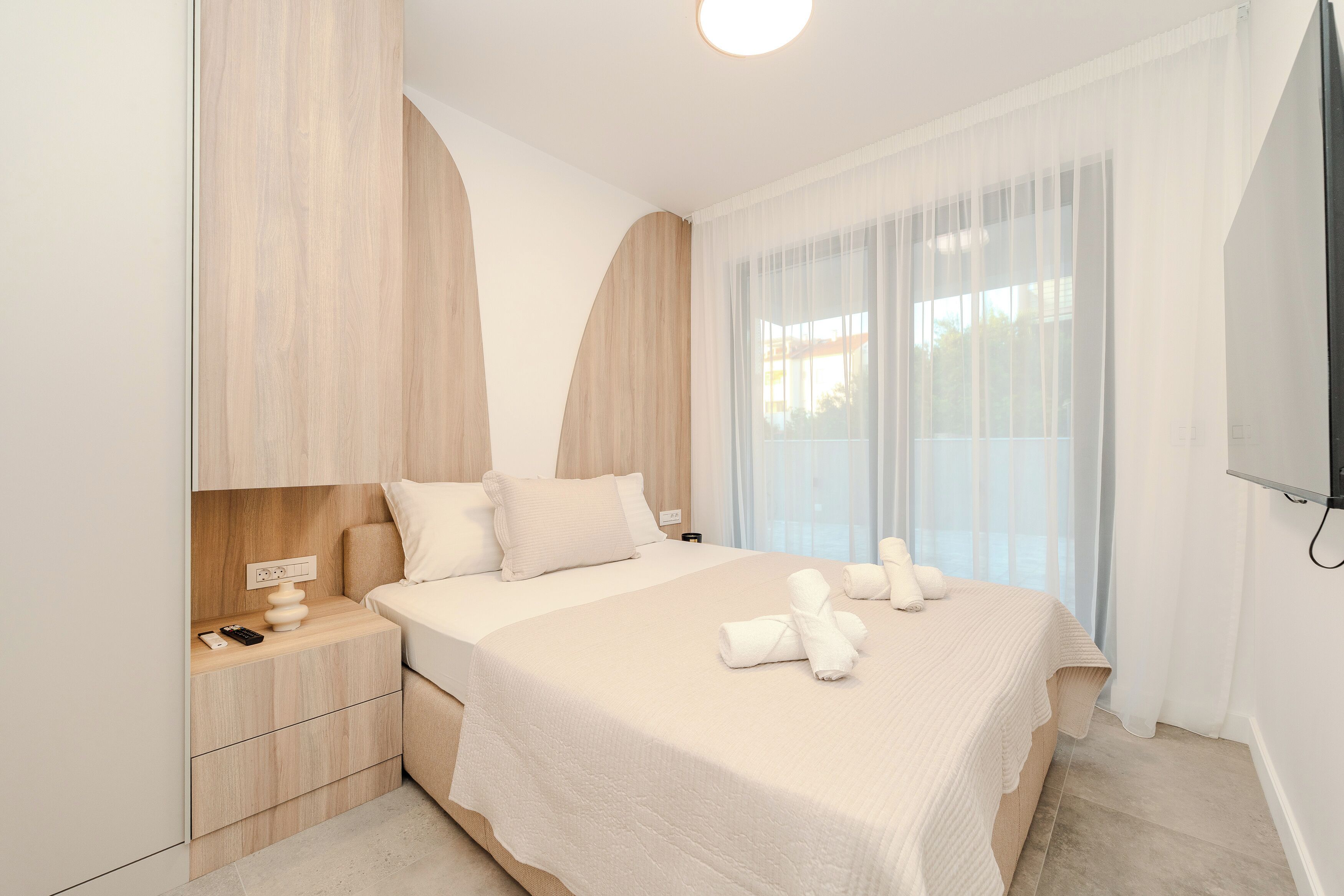 Luxury Apartment, 2 Bedrooms | In-room safe, individually decorated, individually furnished