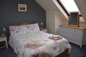 Apartment | 1 bedroom, iron/ironing board, free WiFi, bed sheets - 1-bed Apartment With Sea View Sleeps 3 (Achnasheen)