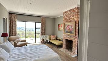 Cabin, 1 Bedroom, Smoking, Balcony | 2 bedrooms