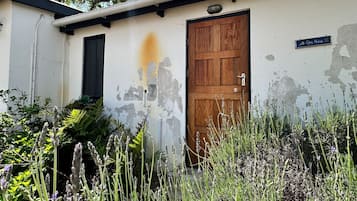 Cabin, 1 Bedroom, Smoking, Balcony | Property entrance