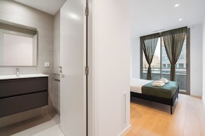 2 chambres, bureau, fer et planche à repasser, Wi-Fi gratuit