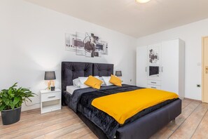 5 Schlafzimmer, Bügeleisen/Bügelbrett, kostenloses WLAN