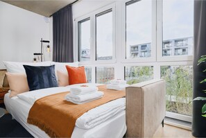 65-Zoll-Smart-TV mit Digitalempfang, Fußbodenheizung