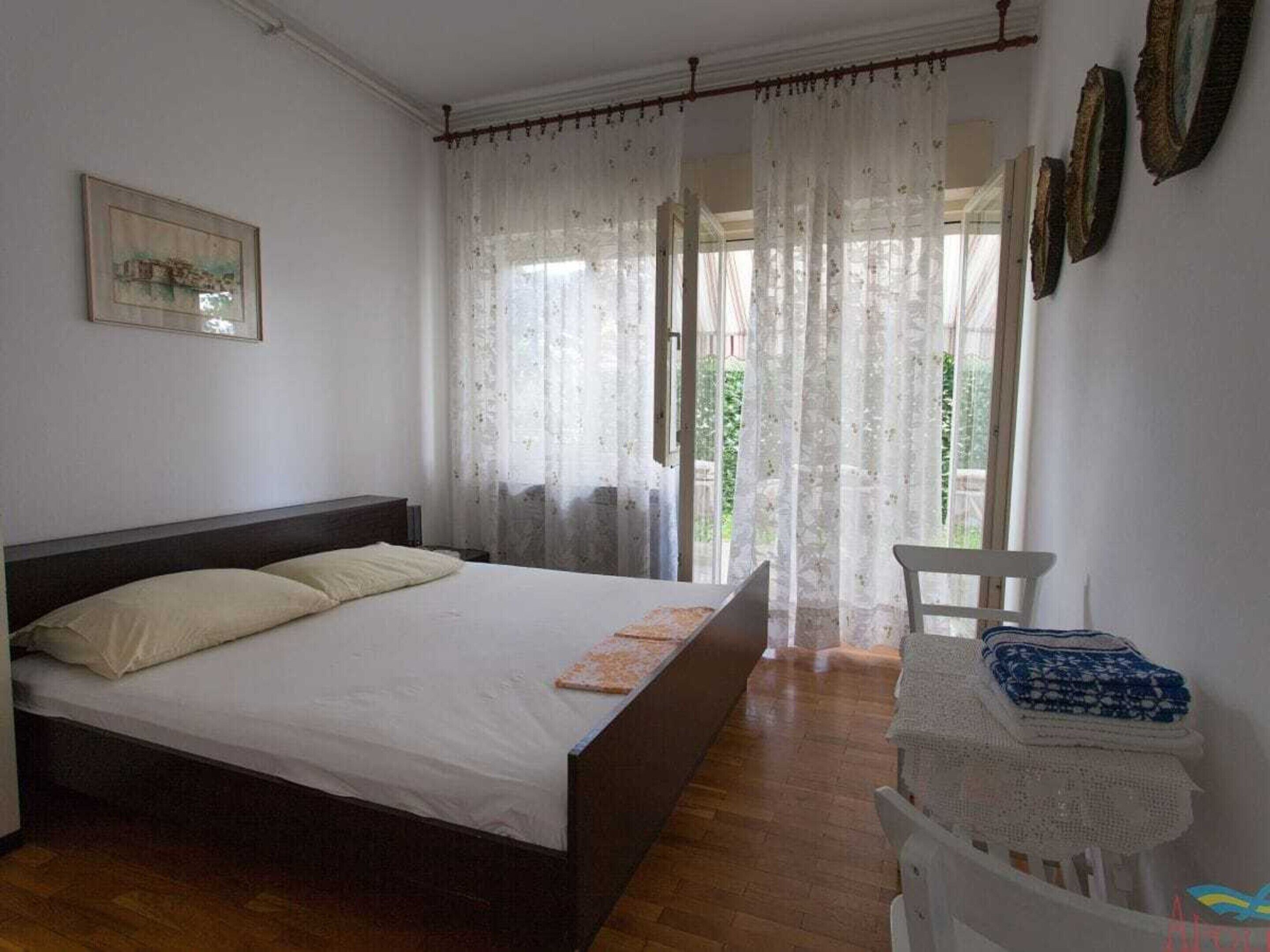 House | 2 bedrooms, individually furnished, bed sheets
