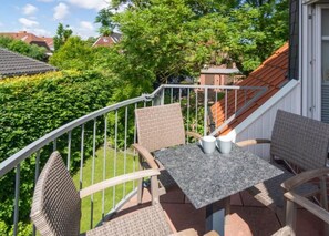 House | Outdoor dining
