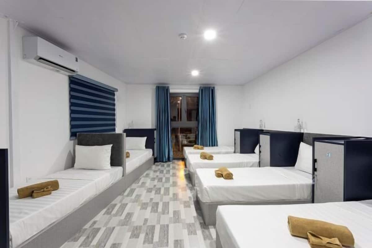 Soundproofing, free WiFi, bed sheets
