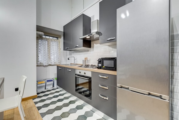 Fridge, microwave, oven, dishwasher