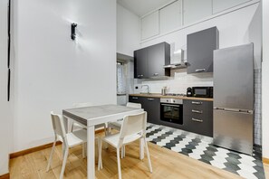KylskÄp, mikrovÄgsugn, ugn och spishÀll