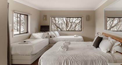 4 Share - 4 Share Room - Village Views